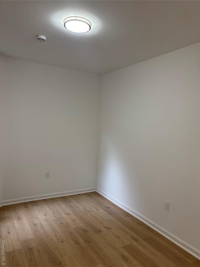 Foto del edificio - 10-59 McBride St