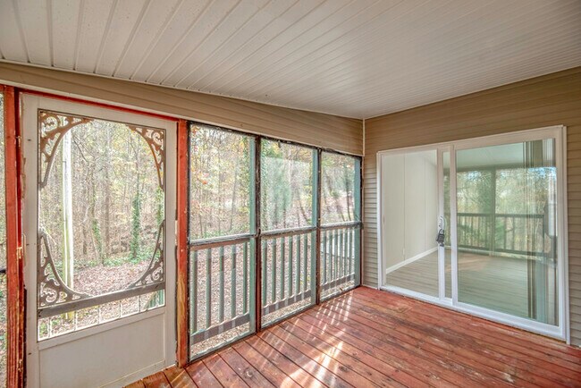 Building Photo - 1041 Cherry Tree Ct