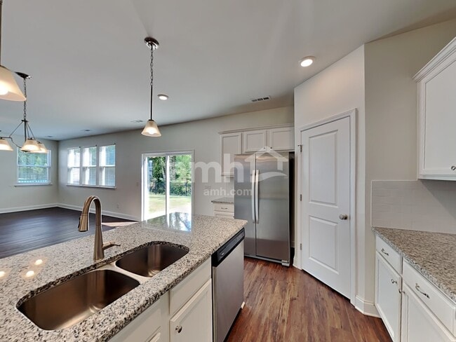 Building Photo - 5956 Hagar Vly Dr