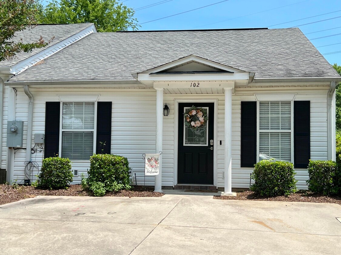 102 Hillsborough Ln, Aiken, SC 29803 Townhome Rentals in Aiken SC