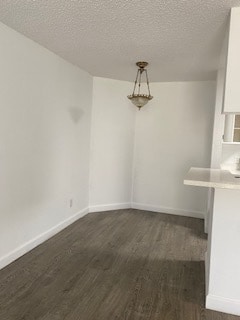 Building Photo - Swan Court Apartments