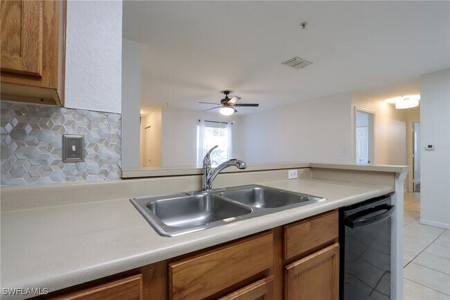 Foto del edificio - 14905 Pleasant Bay Ln