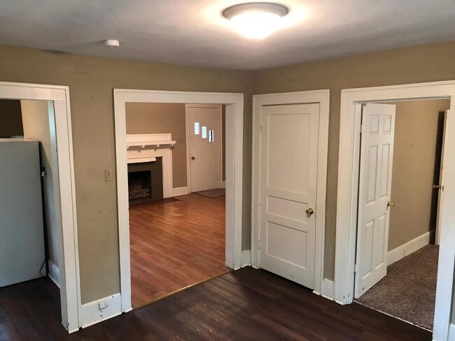 Building Photo - 419 Haynes St