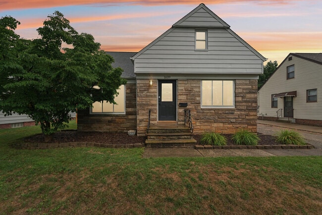 front yard - 1639 Harwich Rd