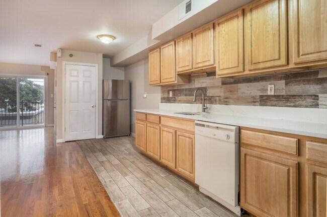 Foto del edificio - 355 West Side Ave