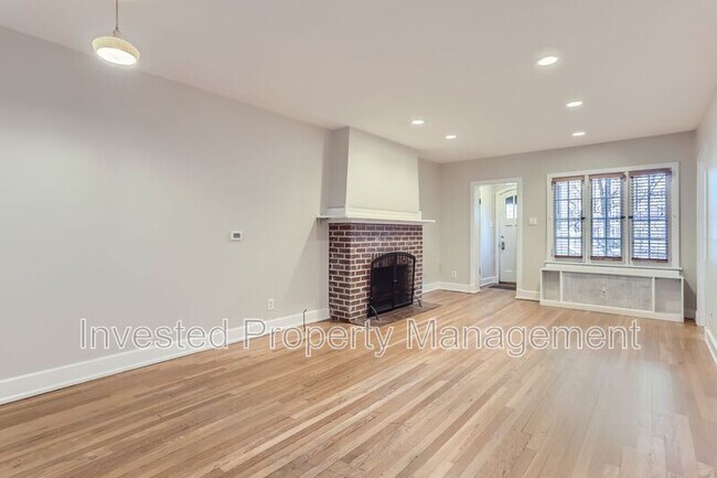 Foto del edificio - 1705 E 5th Ave