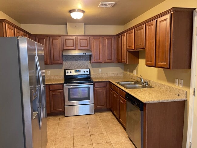 Foto del edificio - $300 off your move in by 3/1 , 55 and up c...