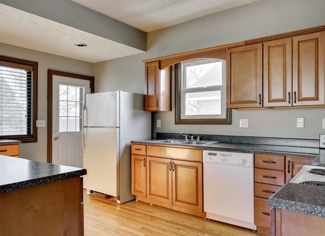 Building Photo - 923 N 49th St