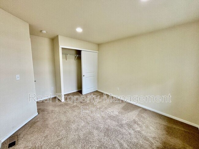 Foto del edificio - 2115 201st Pl SE