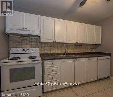 Photo du bâtiment - 75 Huxley St