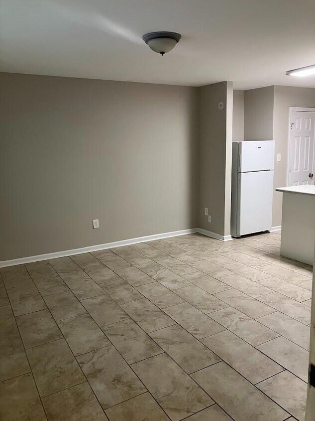 Foto principal - 241 Riley Ave