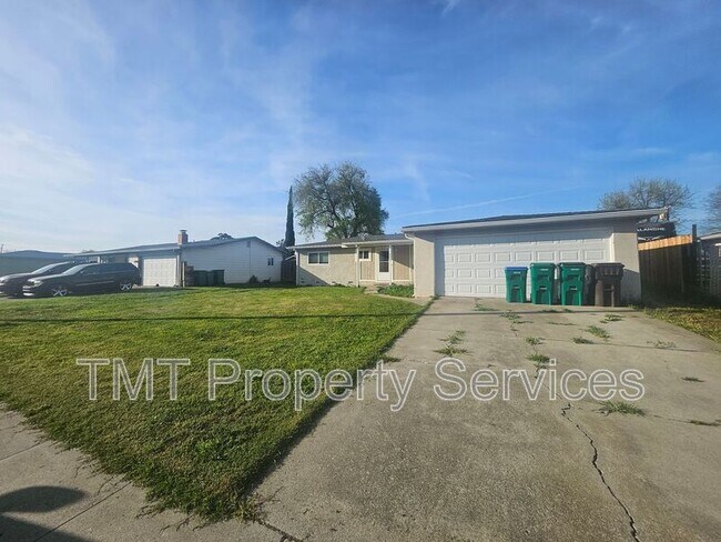Building Photo - 4679 E Eastview Dr