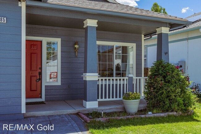 Foto del edificio - 4 br, 3 bath House - 1285 Glendora Lane