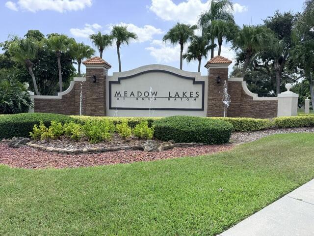Foto del edificio - 10169 Serene Meadow Dr N
