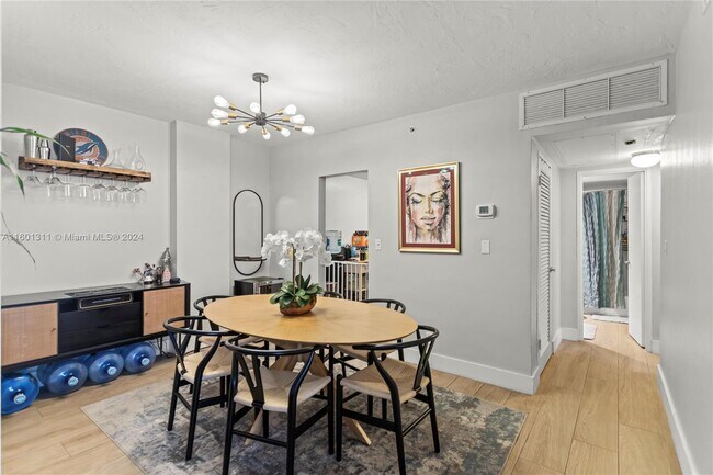 Building Photo - 3001 S Ocean Dr