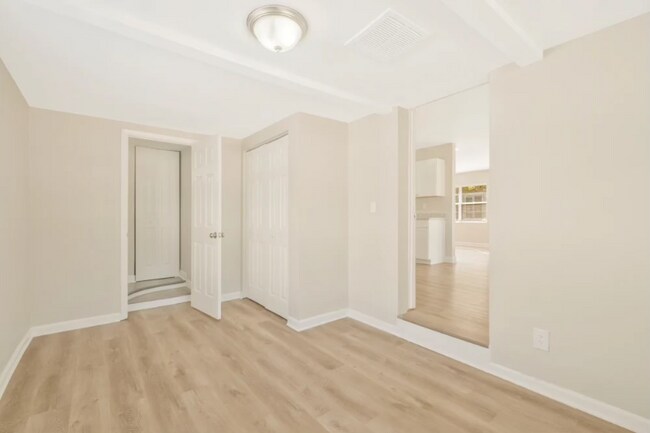 Building Photo - 4565 Merrimac Ave