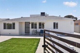 Building Photo - 11840 Arminta St