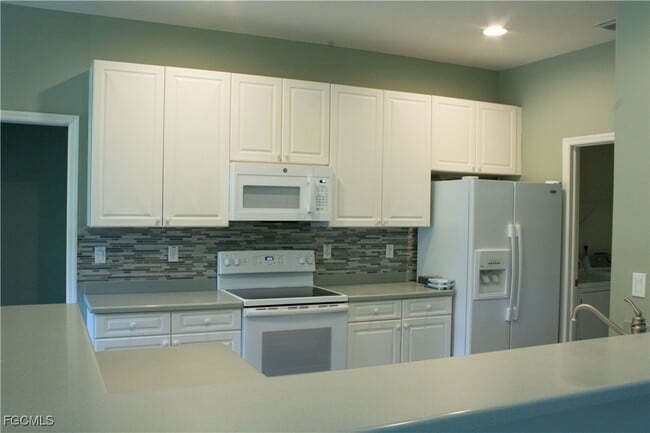 Foto del edificio - 15057 Balmoral Loop