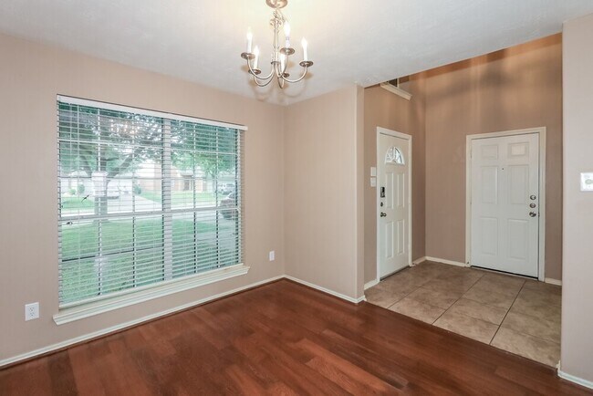 Building Photo - 16707 Great Oaks Glen Dr
