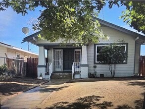 Building Photo - 2516 E Clay Ave