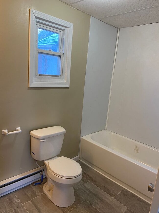 Building Photo - 2 bedroom single family home ready now