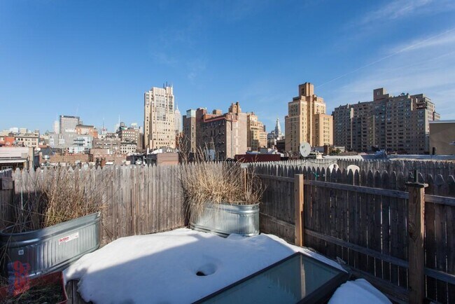 Foto del edificio - 232 W 14th St