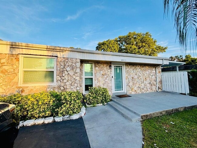 8000 NW 74th Ter