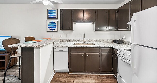 Building Photo - Wilmington Commons Apartments