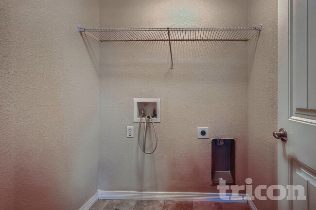 Foto del edificio - 1805 Timber Rdg Pkwy