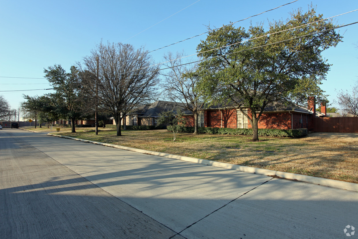 Foto principal - Toler Place Townhomes