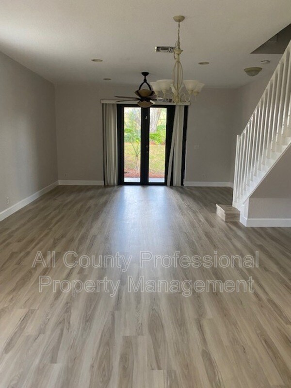 Building Photo - 3943 Tree Top Drive