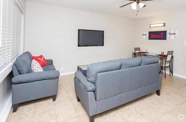 1HAB, 1BA - 480 ft² - PENSACOLA ARMS: One Bedroom Apartments in ...