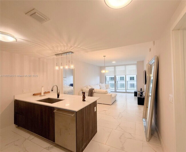 Foto del edificio - 488 NE 18th St