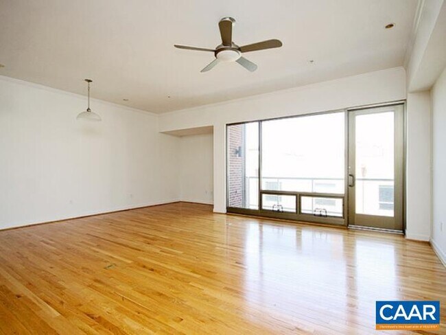 Foto del edificio - 112 South Street East