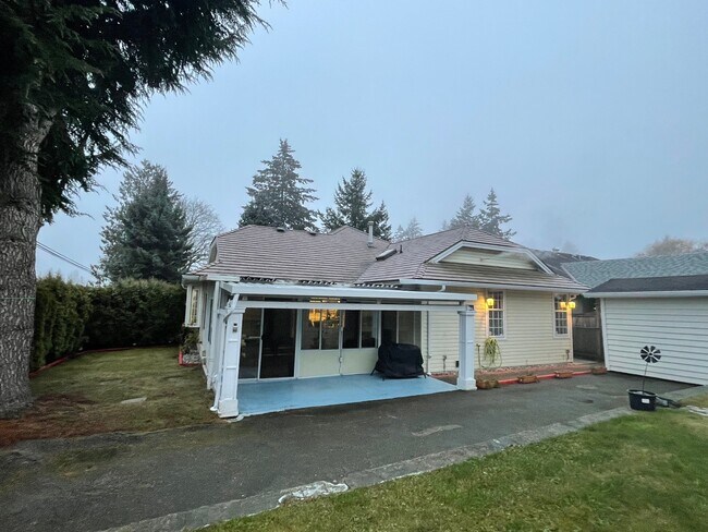 Building Photo - 19193 61A Av