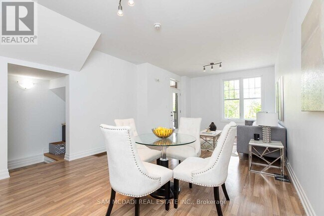 Building Photo - 126B Church St