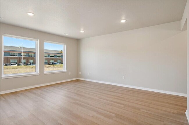 Foto del edificio - Perry Townhomes