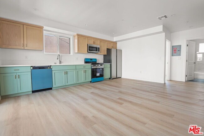 Foto del edificio - 1261 Browning Blvd