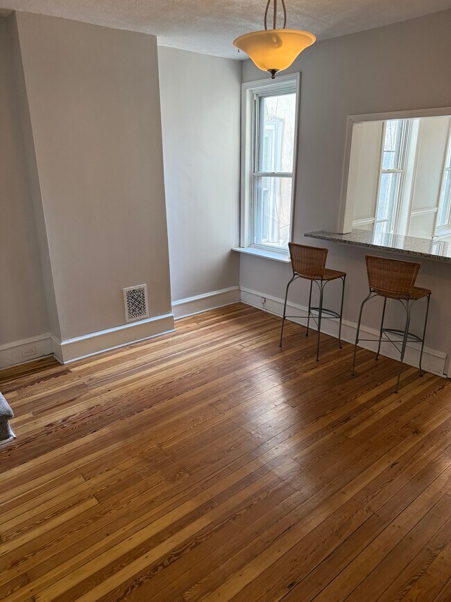 Foto del edificio - 5536 Ridge Ave