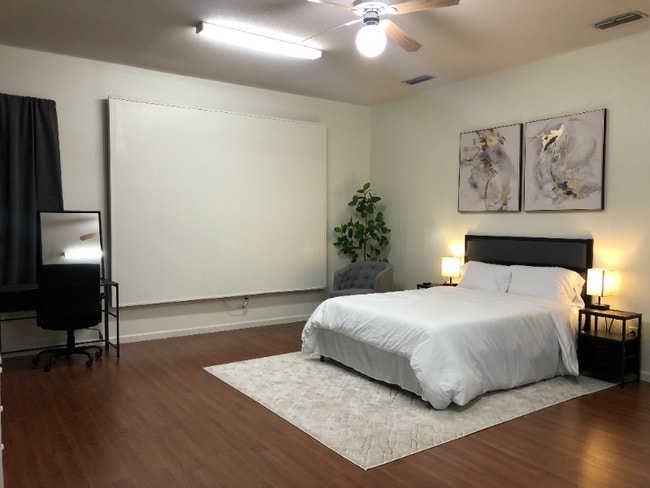 Foto del edificio - 8408 Arrowroot Cir