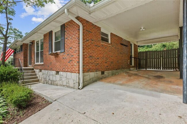 Foto del edificio - 2679 Harrington Dr