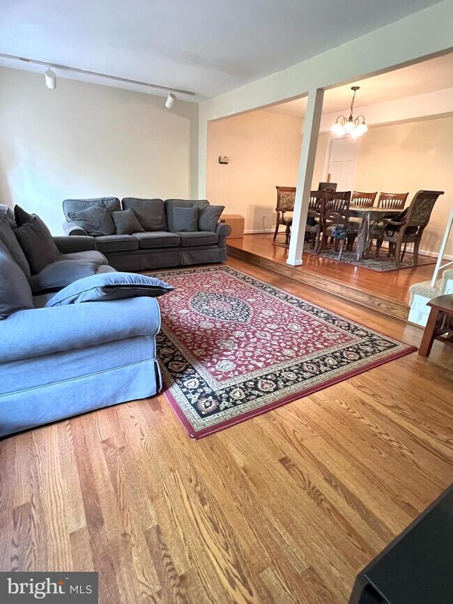 Building Photo - 9693 Scotch Haven Dr