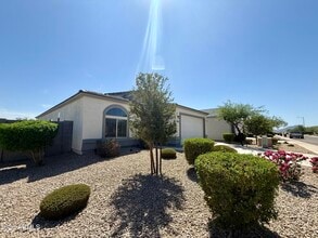 Building Photo - 1647 W Aztec Dr