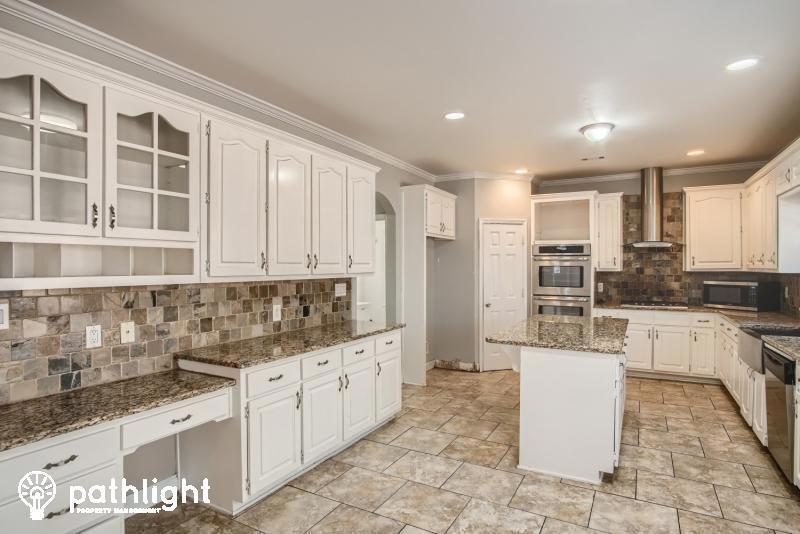 Primary Photo - 180 Oak Manor, Fayetteville, GA, 30214