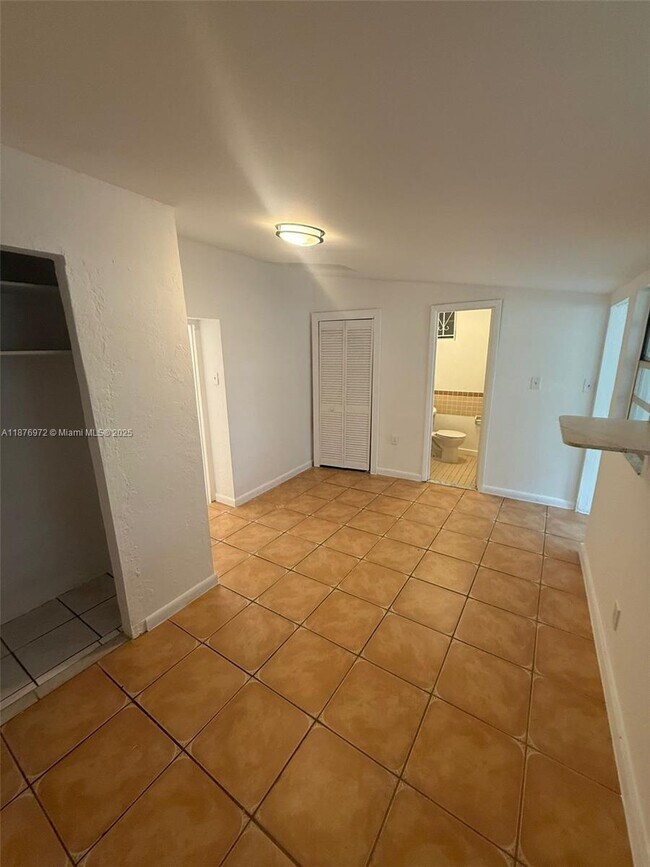Foto del edificio - 1340 Peri St