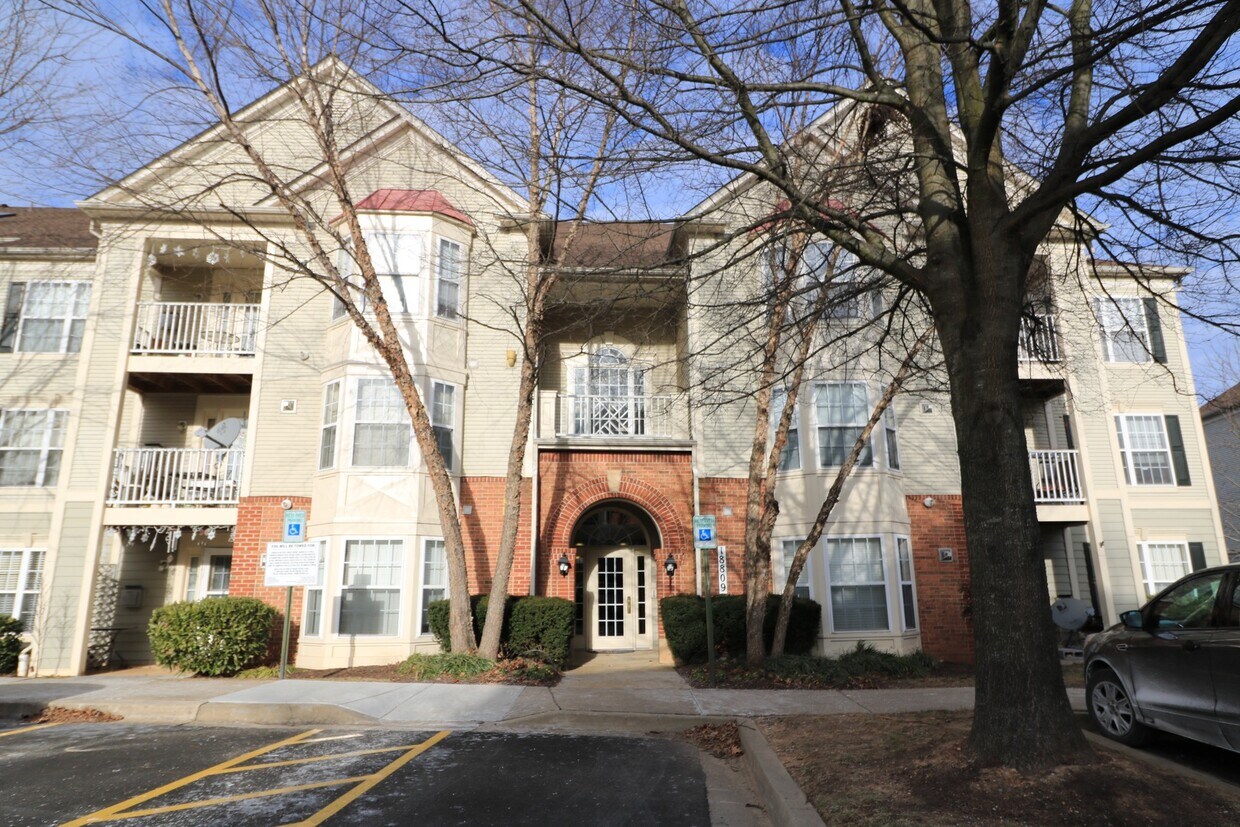 18809 Sparkling Water Dr Unit 304, Germantown, MD 20874 Condo for