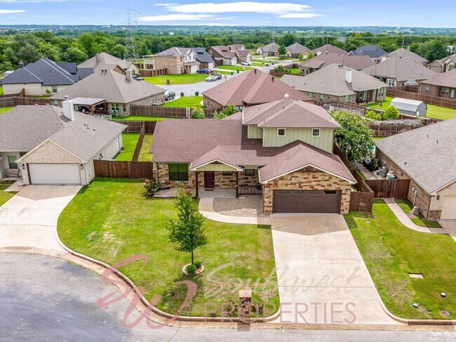 Building Photo - Stunning 5 bedroom, 3.5 bath in Elk Ridge Estates!