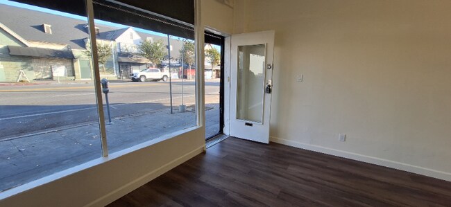 Foto del edificio - 4274 Beverly Blvd