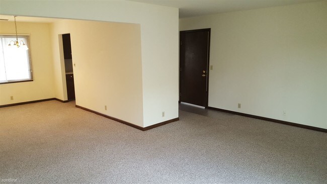 Building Photo - 428 Butternut Dr
