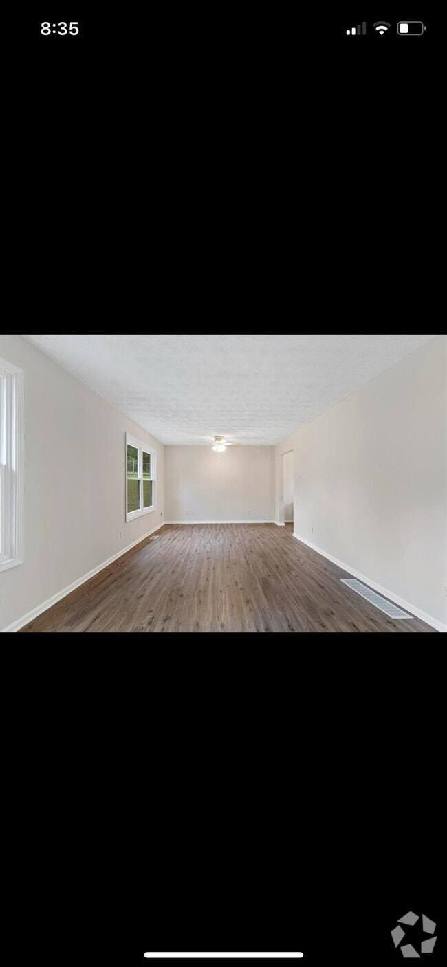 Building Photo - 4383 Twin Creek Dr NE